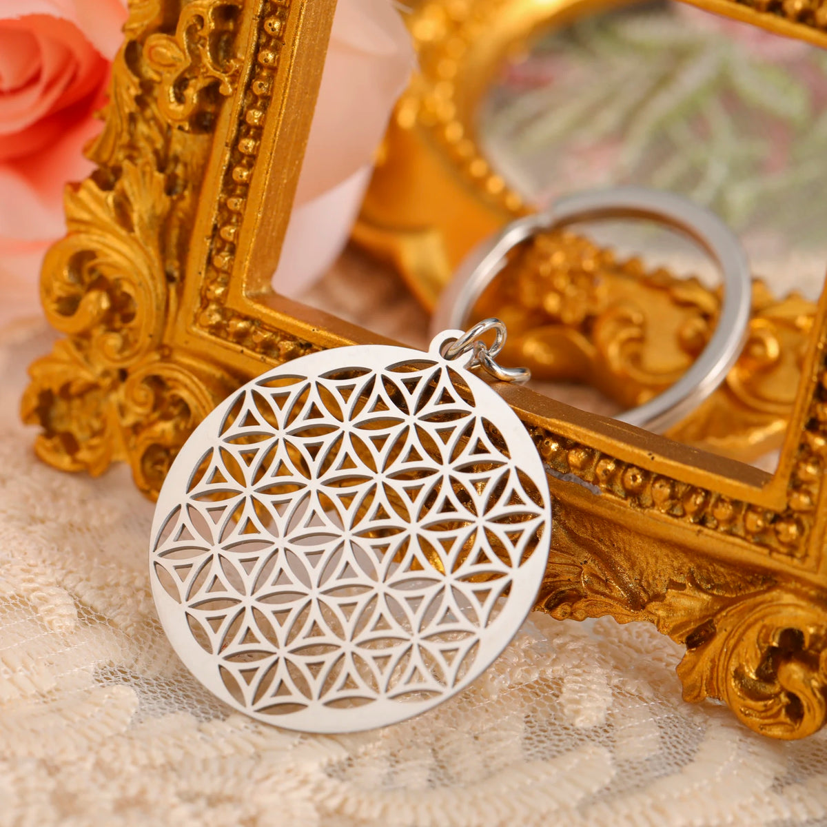 Skyrim Flower of Life Round Key Chain Stainless Steel Gold Color Pendant for Bag Sacred Geometry Amulet Keyring Accessories Gift