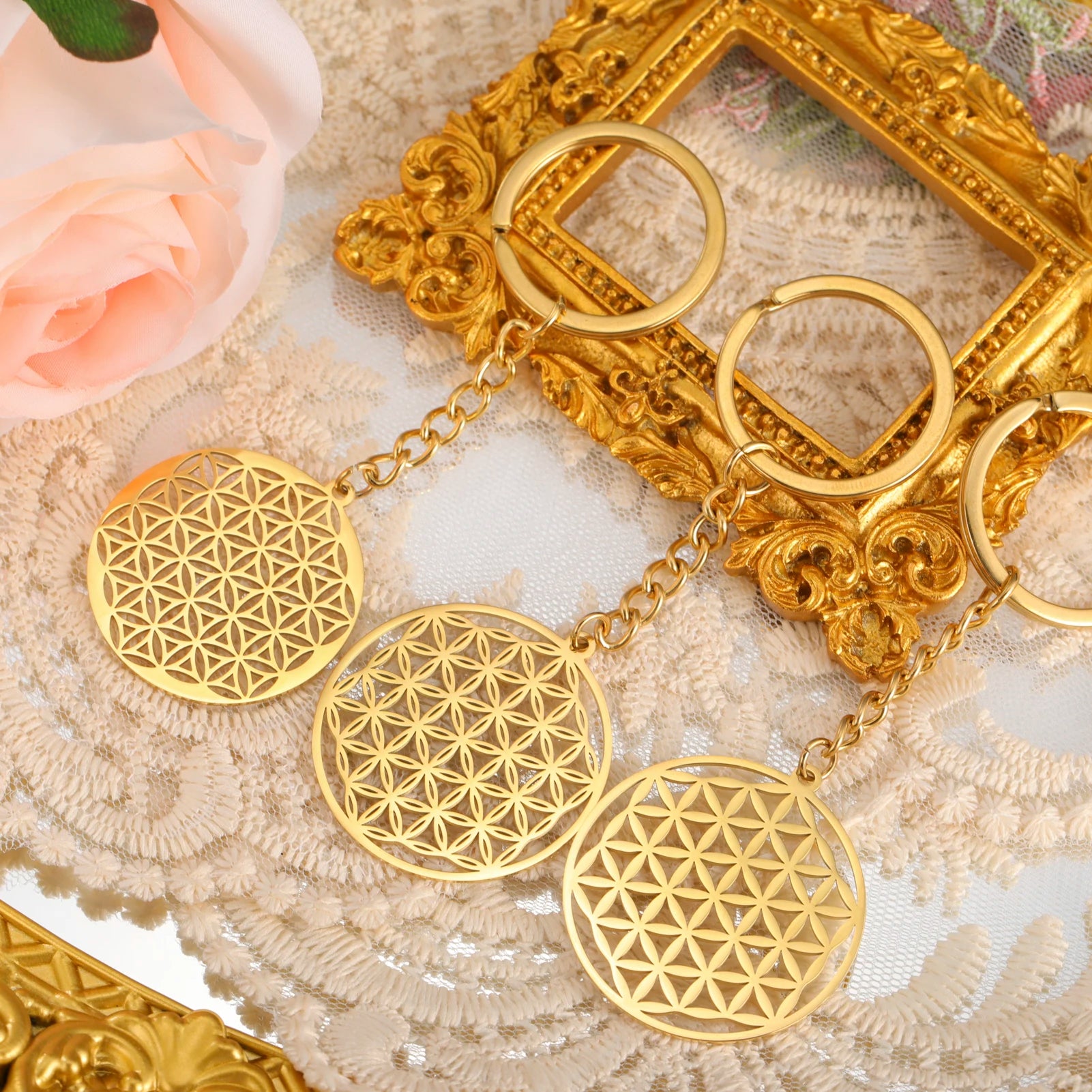 Skyrim Flower of Life Round Key Chain Stainless Steel Gold Color Pendant for Bag Sacred Geometry Amulet Keyring Accessories Gift